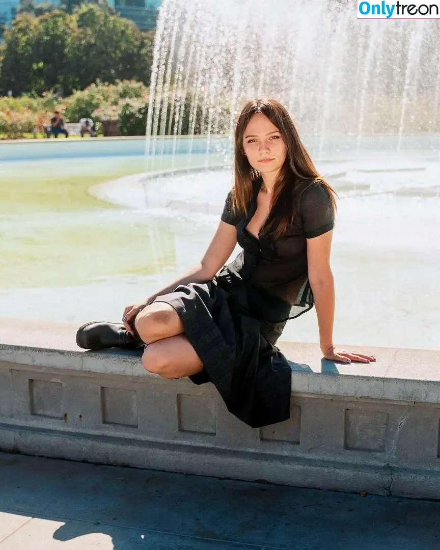 Cherry Glazerr nude photo #0039 (Clementine Creevy / cherryglazerr)