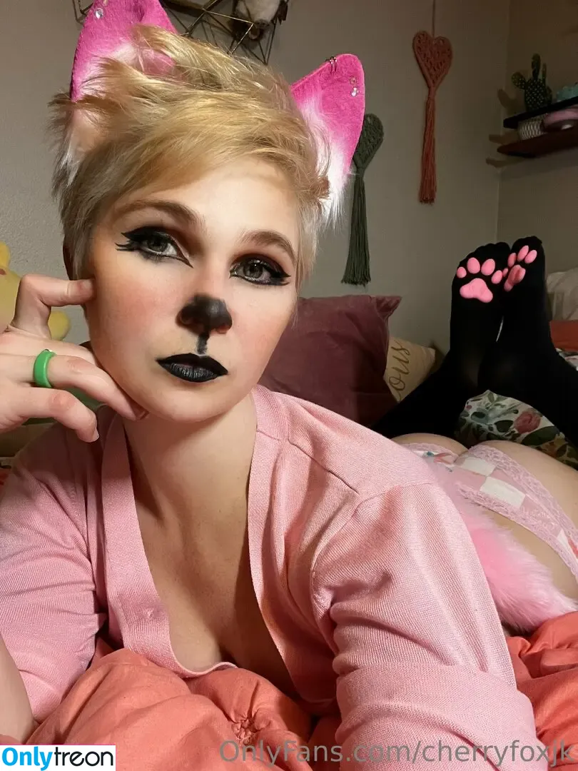 cherryfoxjk nude photo #0035 (hippychick7609)