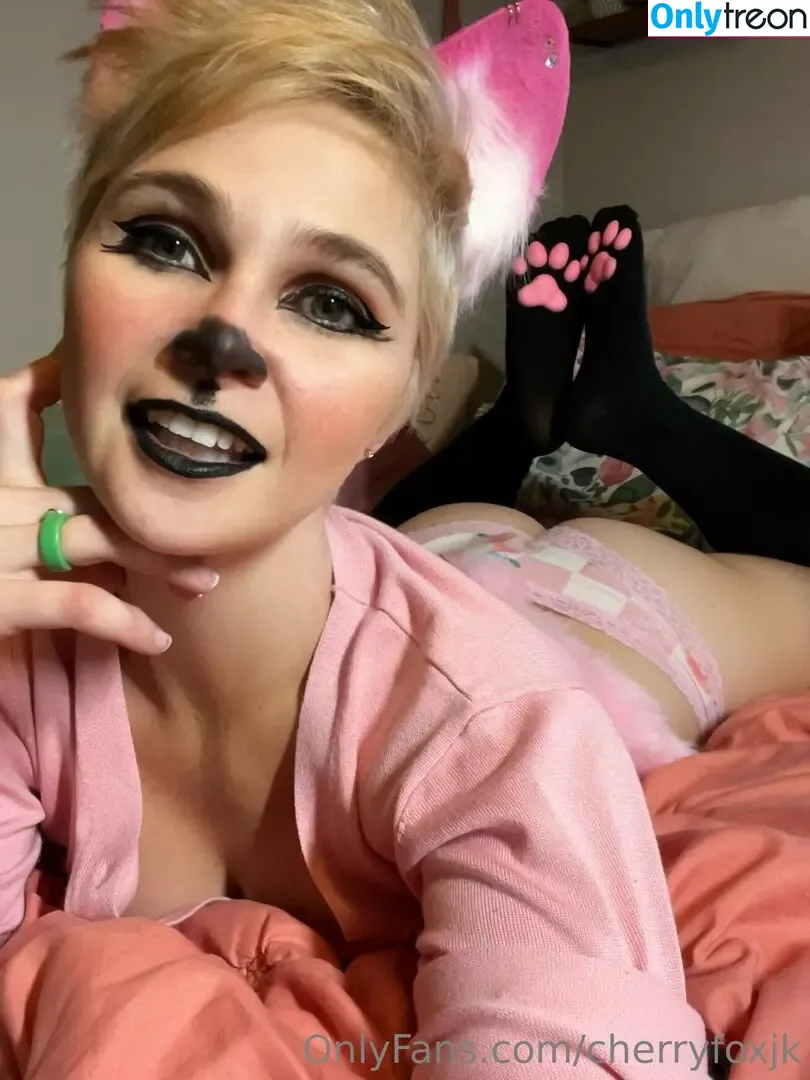 cherryfoxjk nude photo #0036 (hippychick7609)