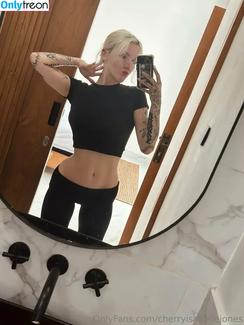 cherryisabellejones голая photo #0107 (ceriijoness)