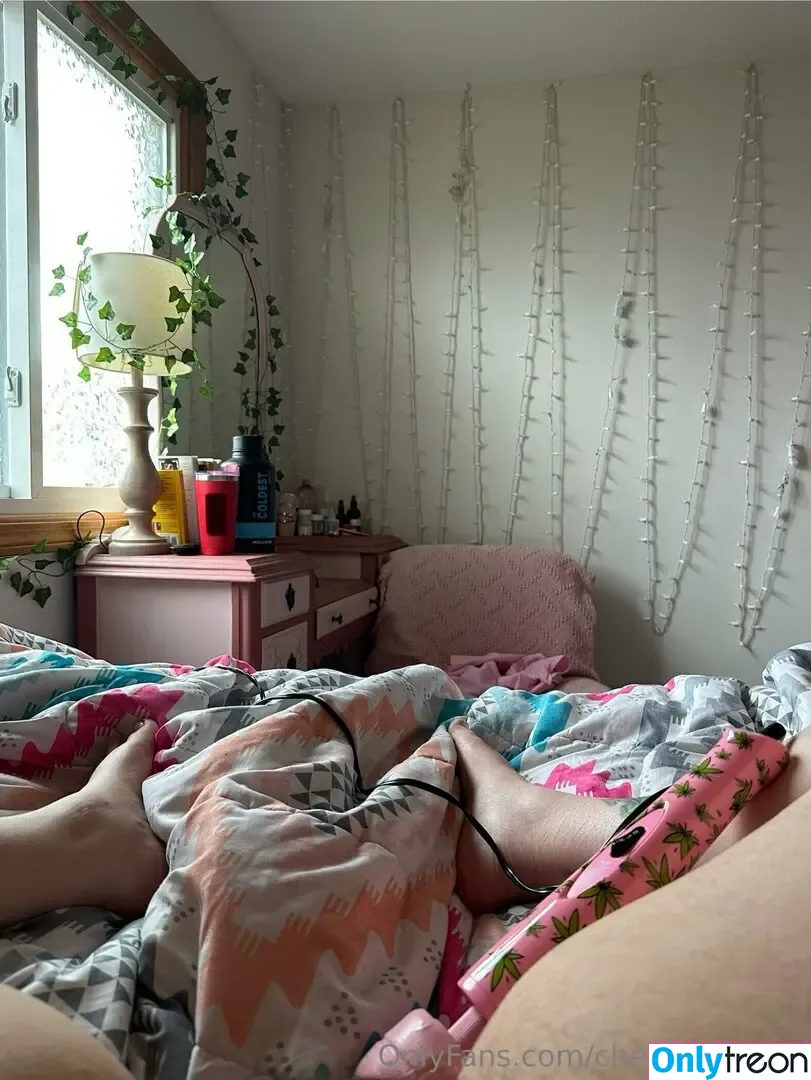 cherryxoviolet голая photo #0005 (cherryviolet99)