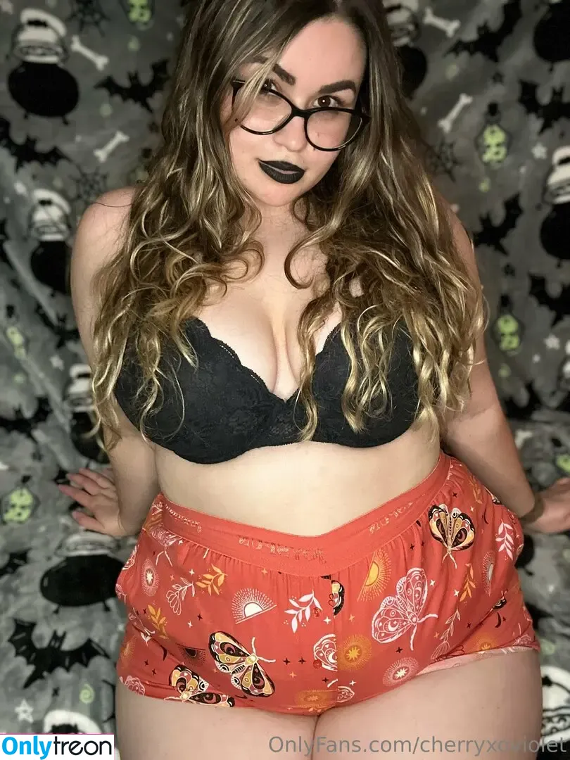 cherryxoviolet голая photo #0042 (cherryviolet99)