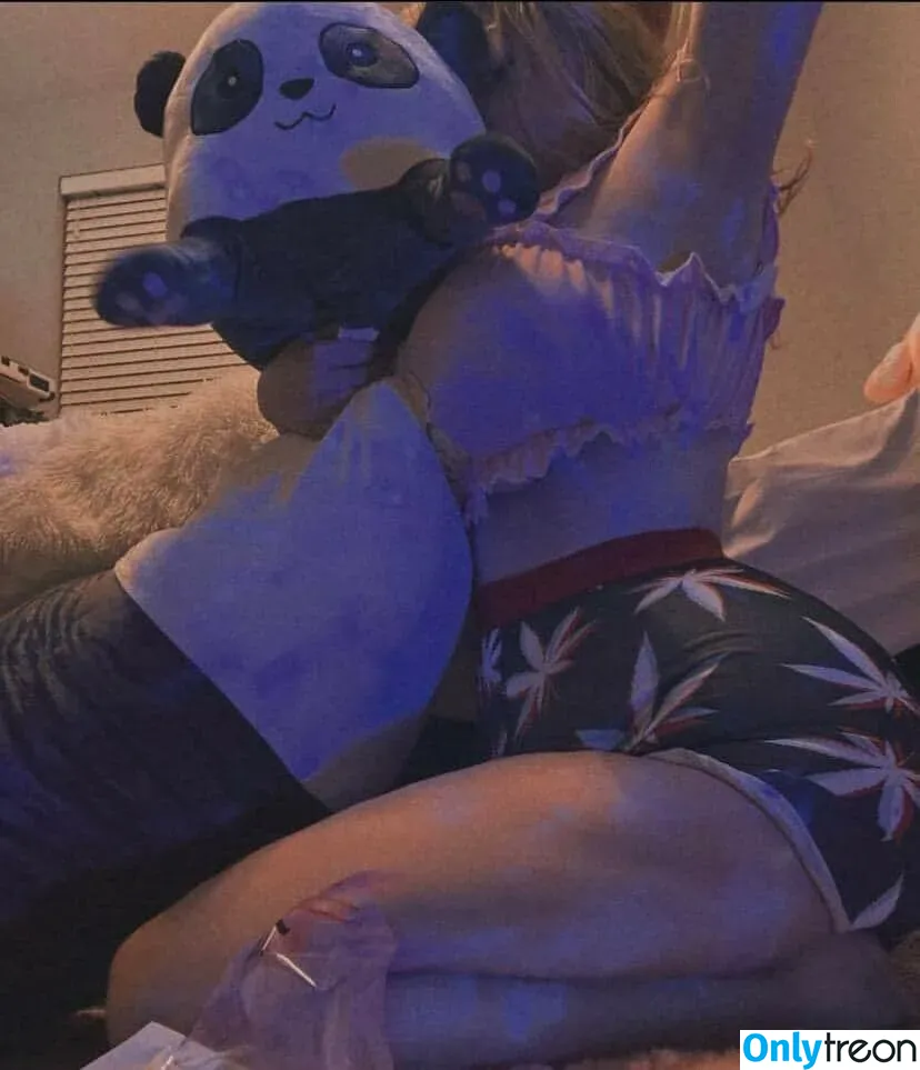 Chewys.melons nude photo #0326 (Chewy_waifu / chewtastic_chewy)