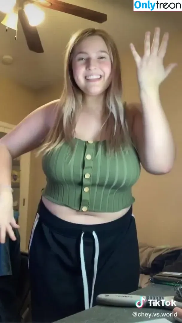 Cheyenne nude photo #0007 (cheybxbbles / cheyennecc_)