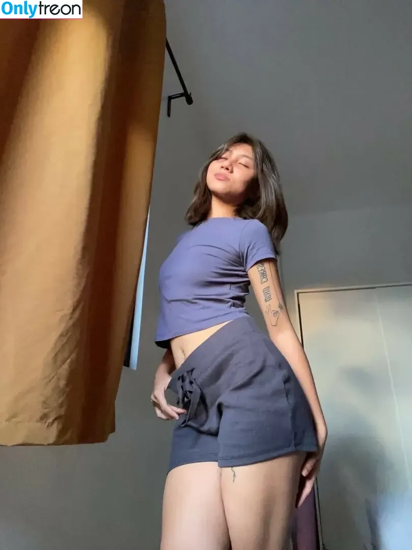 chi_chibabes nude photo #0004 (chi_chibabe)