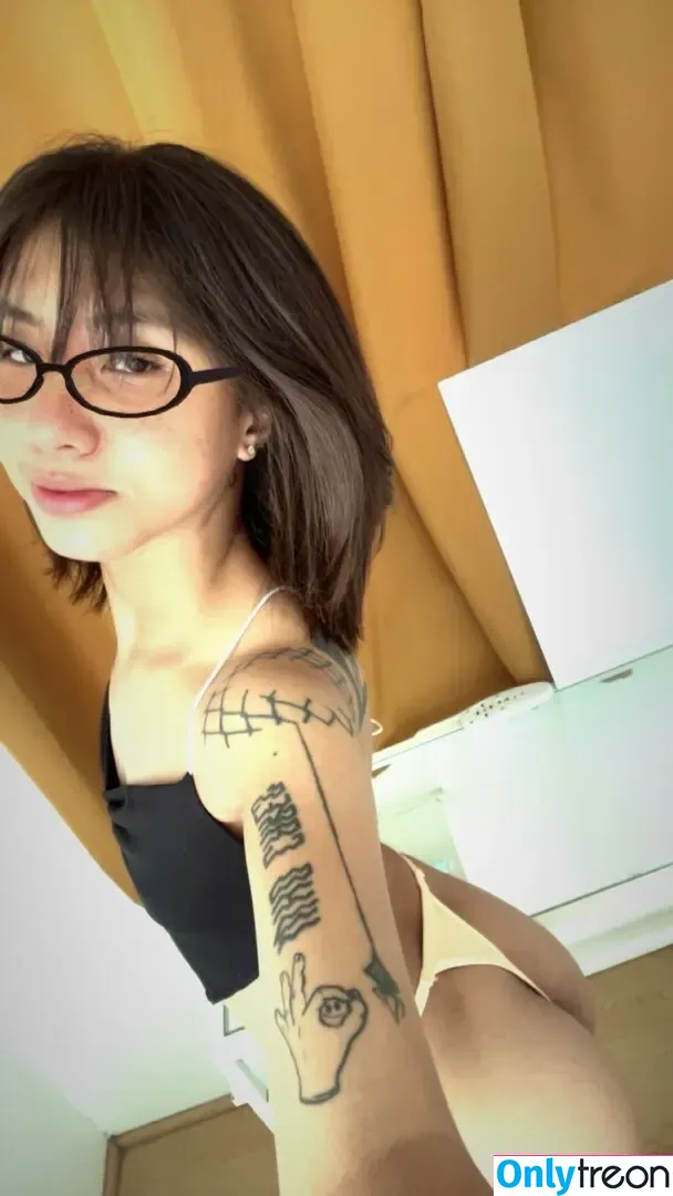 chi_chibabes nude photo #0014 (chi_chibabe)