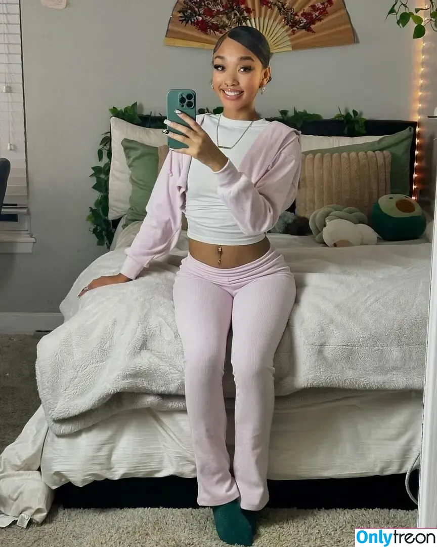 Chibichaz nude photo #0009 (chichisavij)