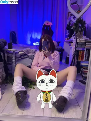 chilling_madness / meulinuwu nude photo #0042