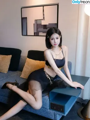 China Xiuren nude photo #2492