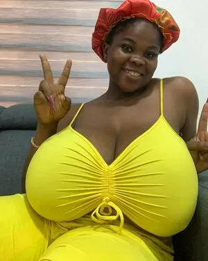 Chioma.lovv / chiomalovv nude photo #0010