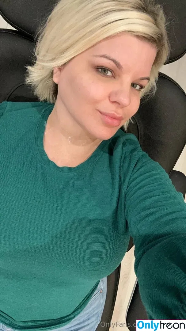 Chivelicious голая photo #0288 (martyloveswine)