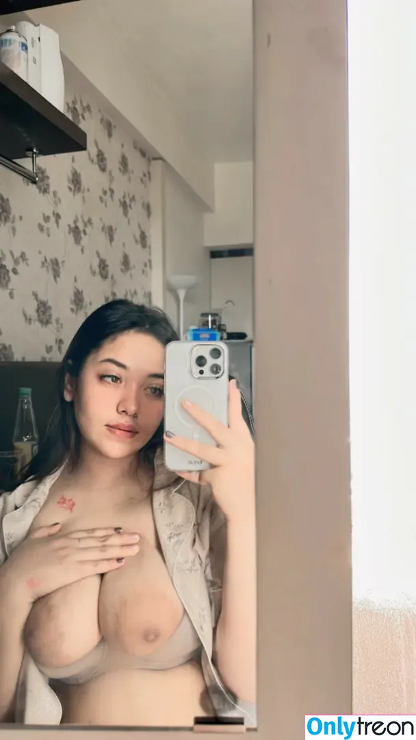 ChizzCakeee nude photo #0008 (chizzcakeee0107 / lavalunya)