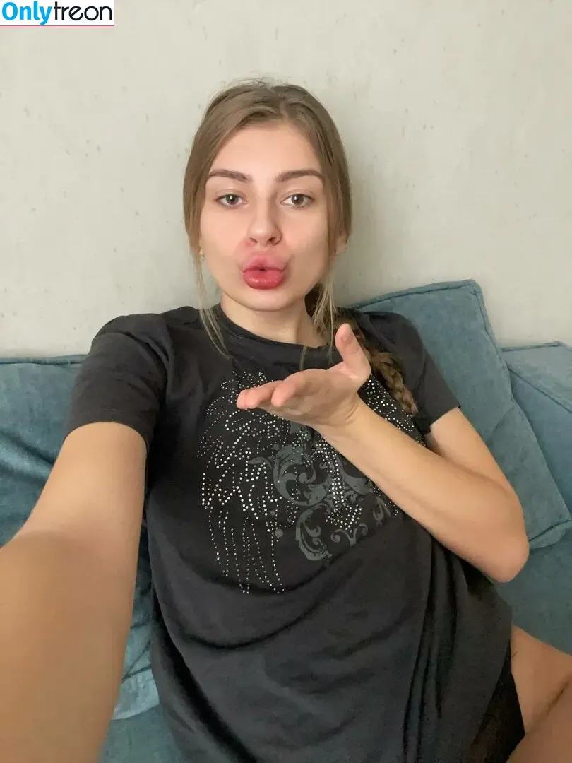 chllooee голая photo #0002 (Chloe / chllooee.g)