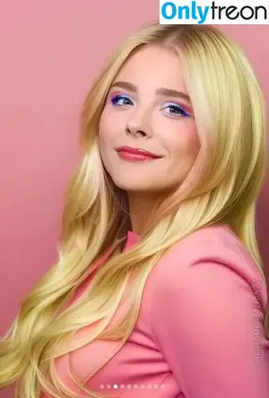 Chloë Grace Moretz / chloegmoretz nude photo #1056