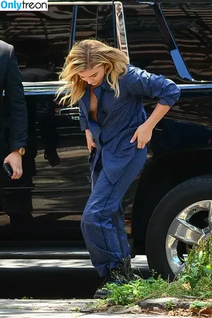 Chloë Grace Moretz / chloegmoretz nude photo #1082
