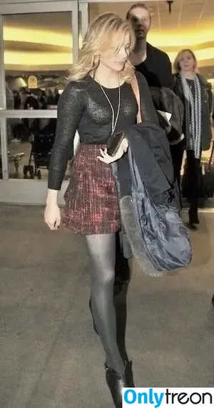 Chloë Grace Moretz / chloegmoretz nude photo #1085
