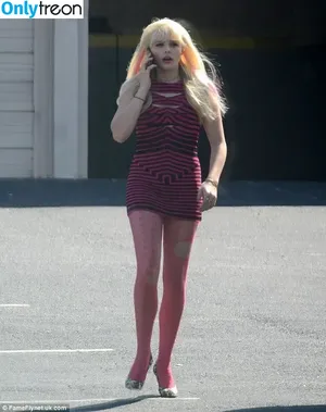 Chloë Grace Moretz / chloegmoretz nude photo #1086