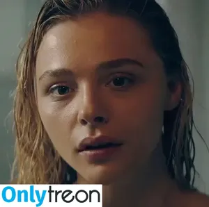 Chloë Grace Moretz / chloegmoretz nude photo #1213