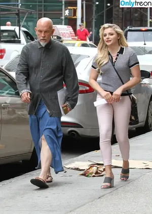 Chloë Grace Moretz / chloegmoretz nude photo #1233