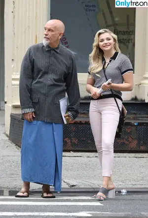 Chloë Grace Moretz / chloegmoretz nude photo #1236