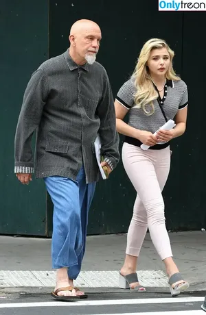 Chloë Grace Moretz / chloegmoretz nude photo #1248
