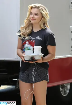 Chloë Grace Moretz / chloegmoretz nude photo #1265