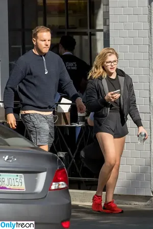 Chloë Grace Moretz / chloegmoretz nude photo #1295