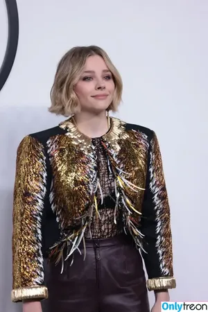 Chloë Grace Moretz / chloegmoretz nude photo #1311
