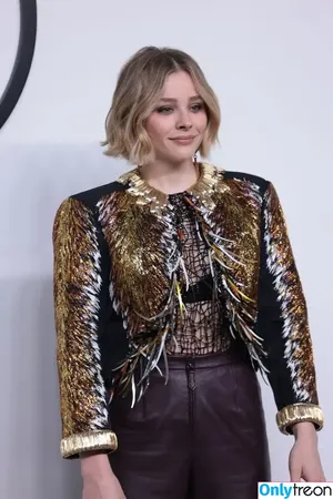 Chloë Grace Moretz / chloegmoretz nude photo #1312