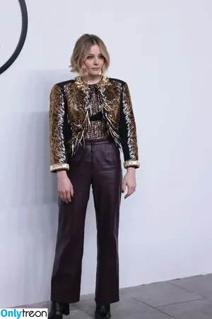 Chloë Grace Moretz / chloegmoretz nude photo #1313