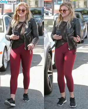 Chloë Grace Moretz / chloegmoretz nude photo #1322