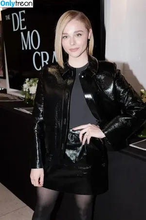 Chloë Grace Moretz / chloegmoretz nude photo #1330
