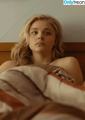 Chloë Grace Moretz / chloegmoretz nude photo #1335