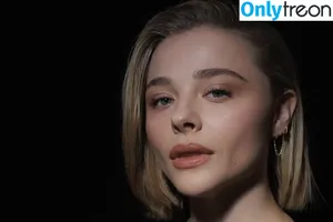 Chloë Grace Moretz / chloegmoretz nude photo #1346