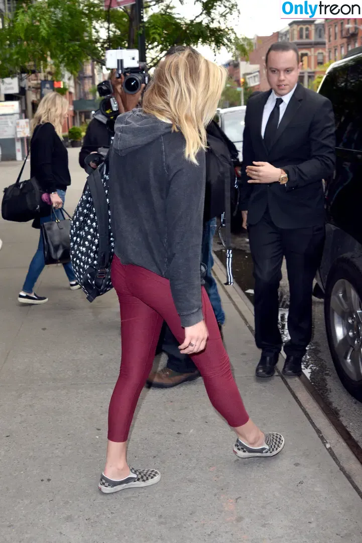 Chloë Grace Moretz nude photo #1125 (chloegmoretz)