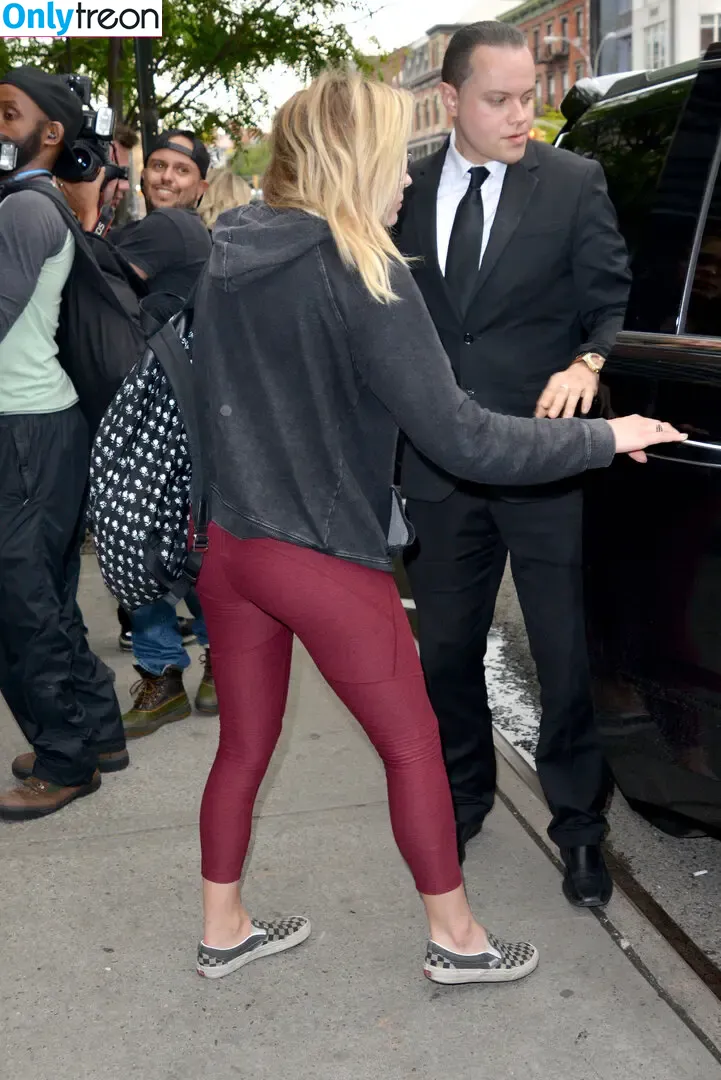 Chloë Grace Moretz nude photo #1126 (chloegmoretz)