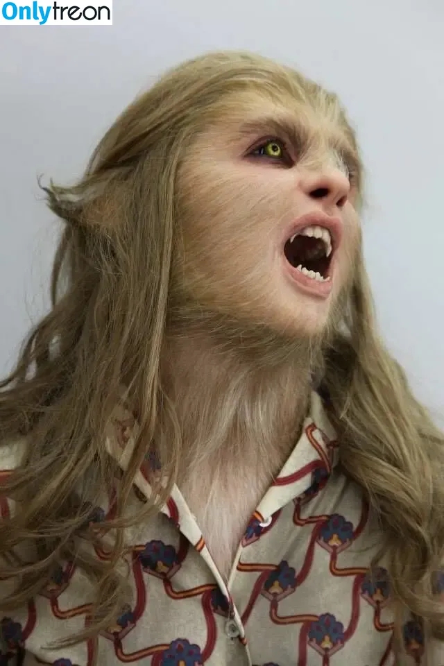 Chloë Grace Moretz nude photo #1180 (chloegmoretz)