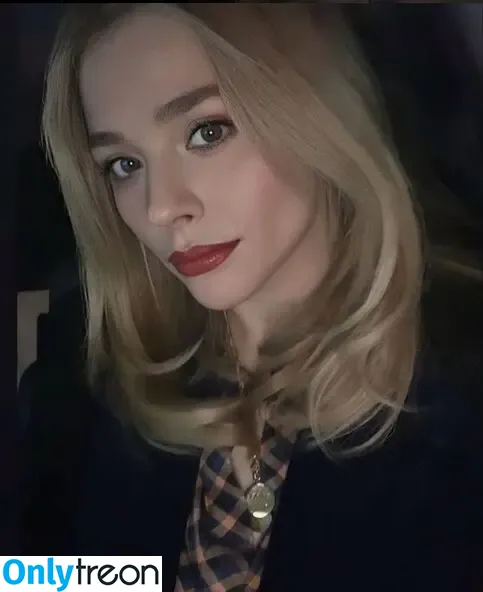 Chloë Grace Moretz nude photo #1197 (chloegmoretz)