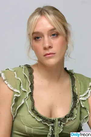 Chloë Sevigny / chloessevigny / officialchloes nude photo #0058
