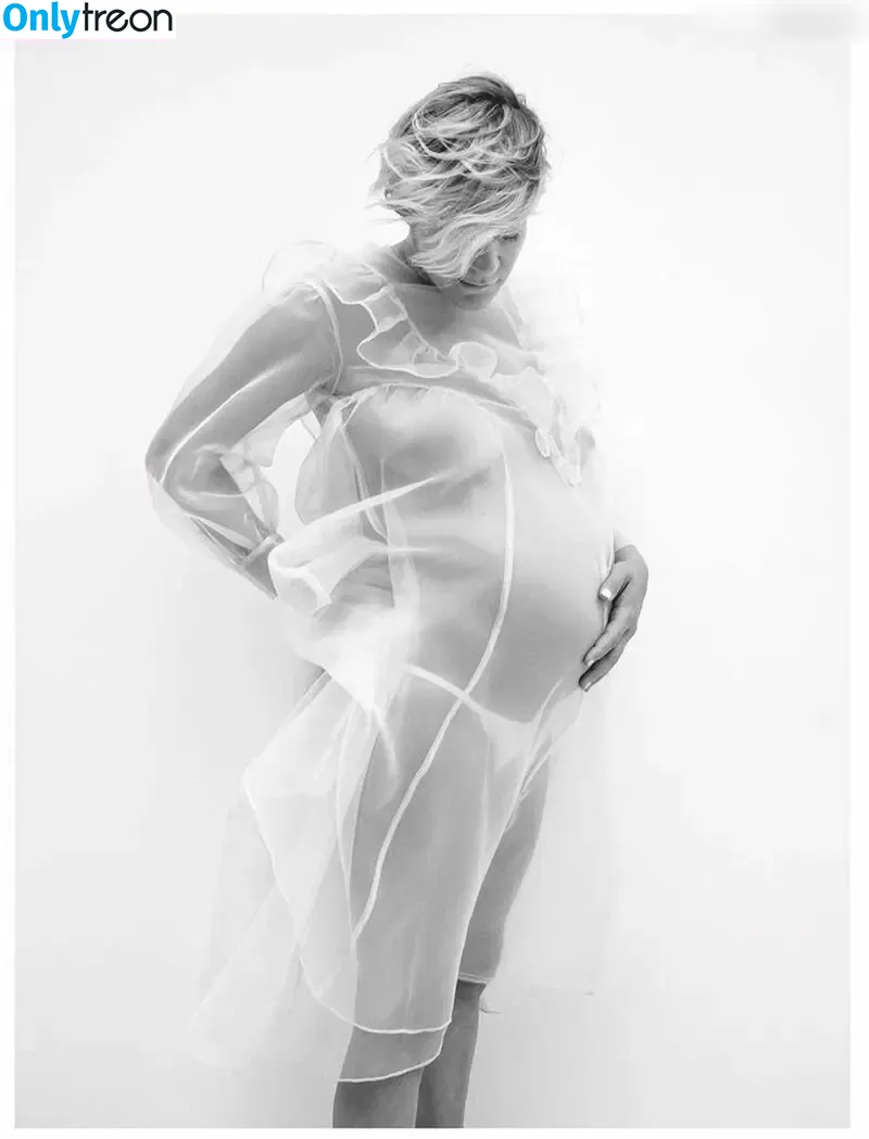 Chloë Sevigny голая photo #0104 (chloessevigny / officialchloes)