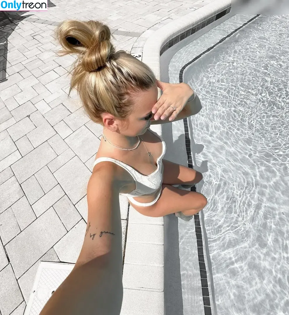 chloaust nude photo #0005 (chloaust)