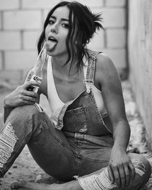 Chloe Bennet / chloebennet фото голая #0075