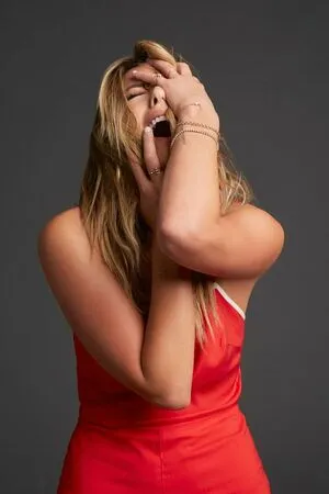 Chloe Bennet / chloebennet фото голая #0188