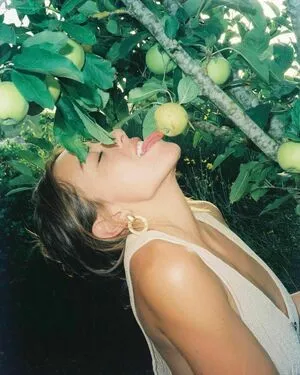Chloe Bennet / chloebennet фото голая #0468