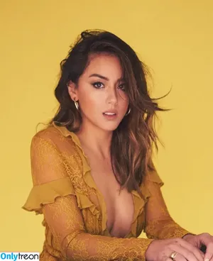 Chloe Bennet / chloebennet фото голая #0551