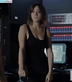 Chloe Bennet / chloebennet nude photo #0800