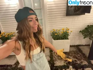 Chloe Bennet / chloebennet nude photo #0858