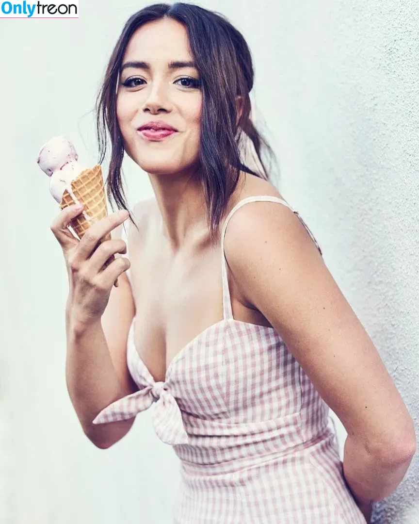 Chloe Bennet голая photo #0038 (chloebennet)