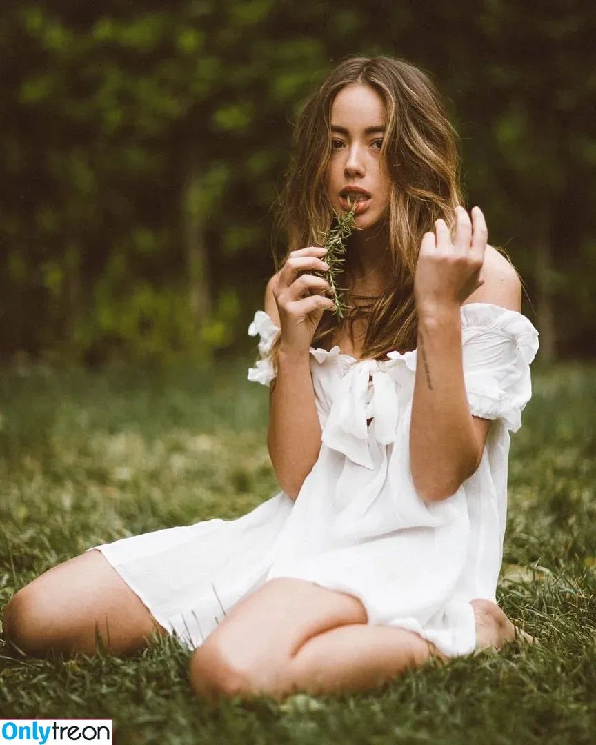 Chloe Bennet nude photo #0050 (chloebennet)