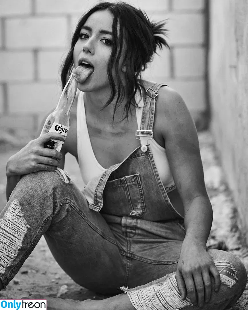 Chloe Bennet голая photo #0075 (chloebennet)